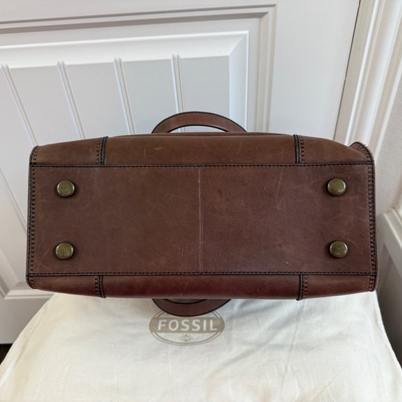 Fossil Vintage Revival Leather Tote ZB5420 - Picture 7 of 16